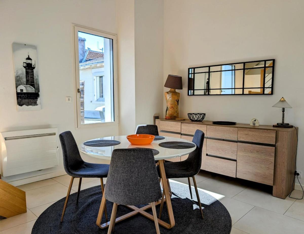 Elegante Maison De *